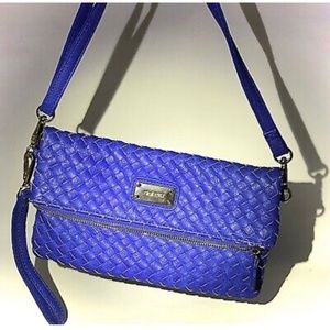 Nine West pre-owned small wristlet purse in blue